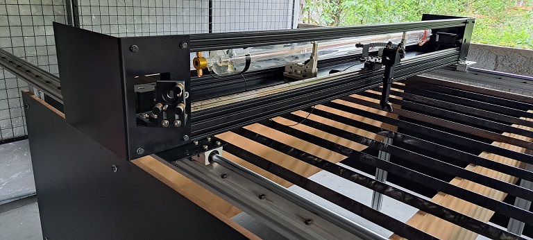 Curso de Montagem de Máquina Laser Co2